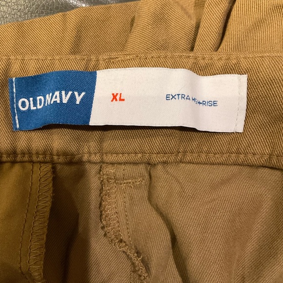 Old Navy Women's Brown Bermudas Extra High Rise Adjustable Waist - Picture 3 of 4